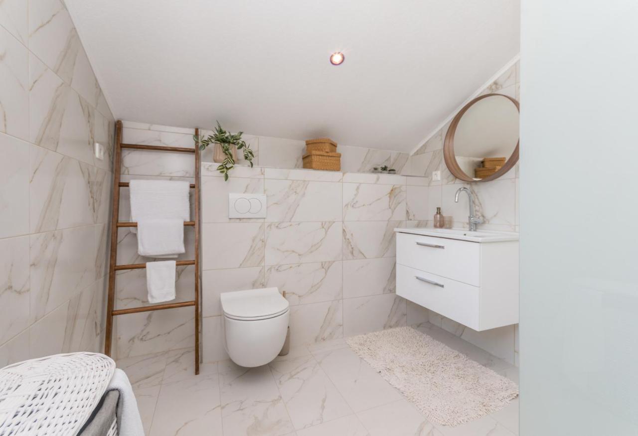 Mustel Travel Apartments スヴェティ・ペタル エクステリア 写真