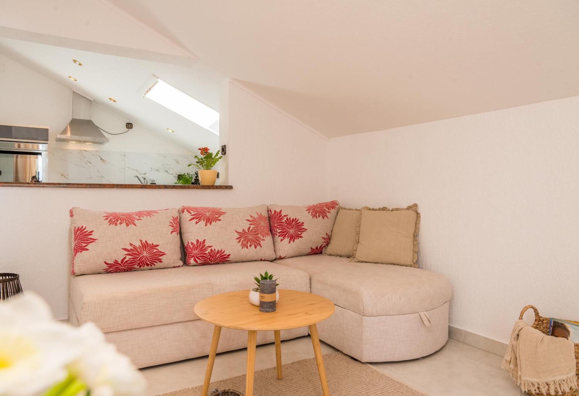 Mustel Travel Apartments スヴェティ・ペタル エクステリア 写真